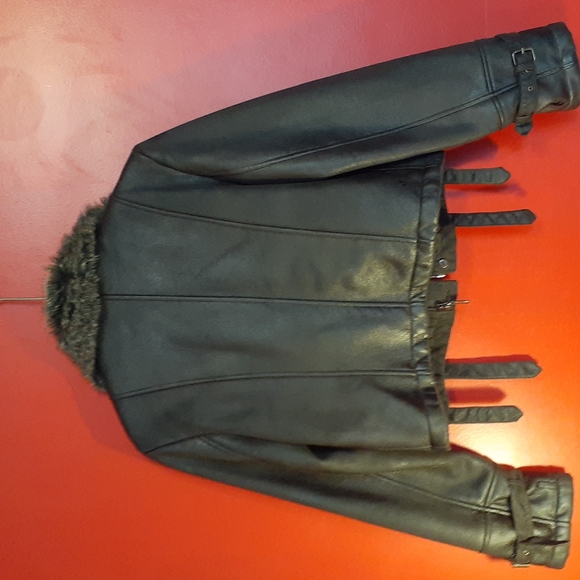 Pasha and Joe sherpa jacket size small - Picture 4 of 6
